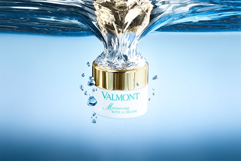 Moisturizing with a Cream - Valmont Moisturizing with a Cream - Valmont